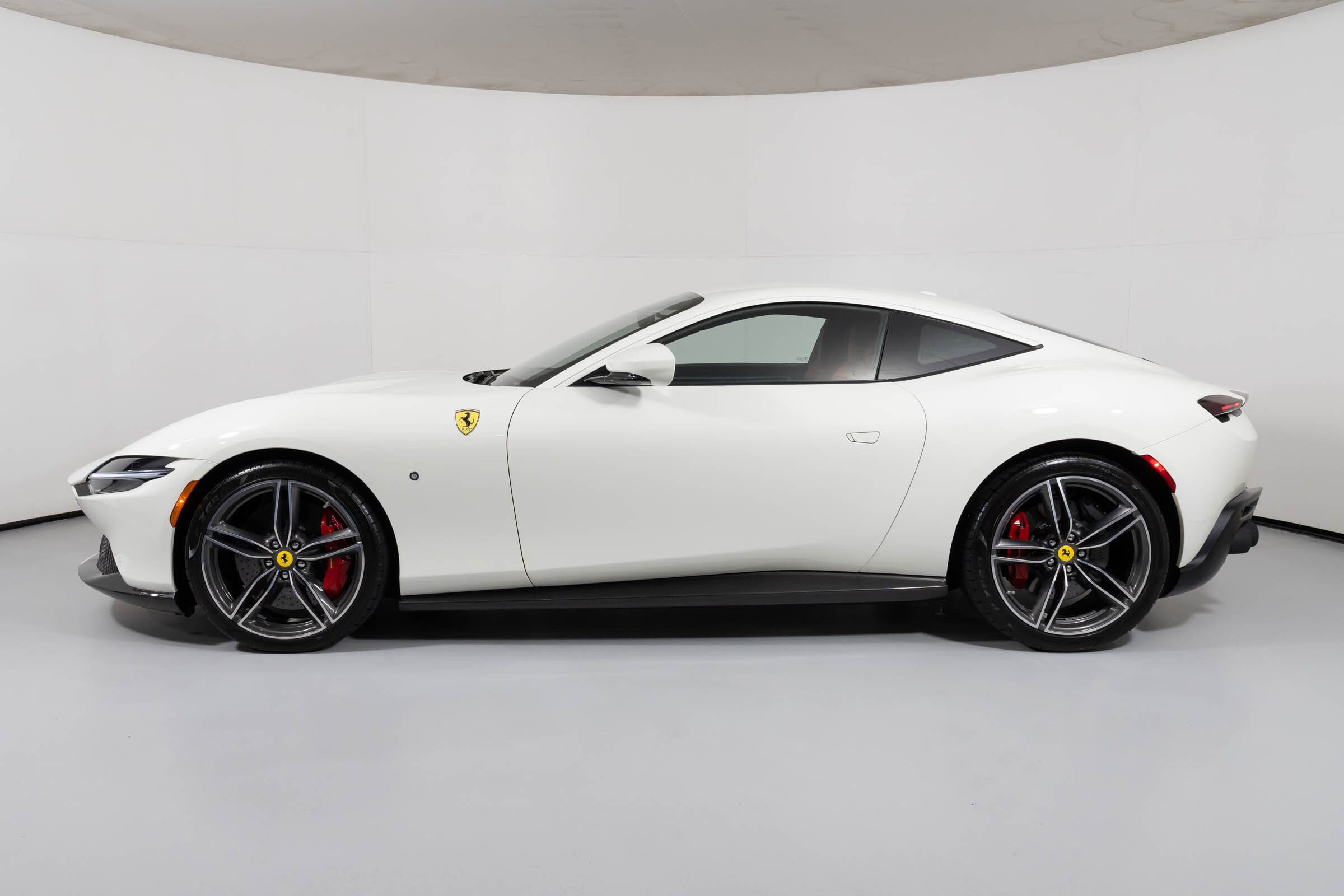 2022 Ferrari Roma photo 3