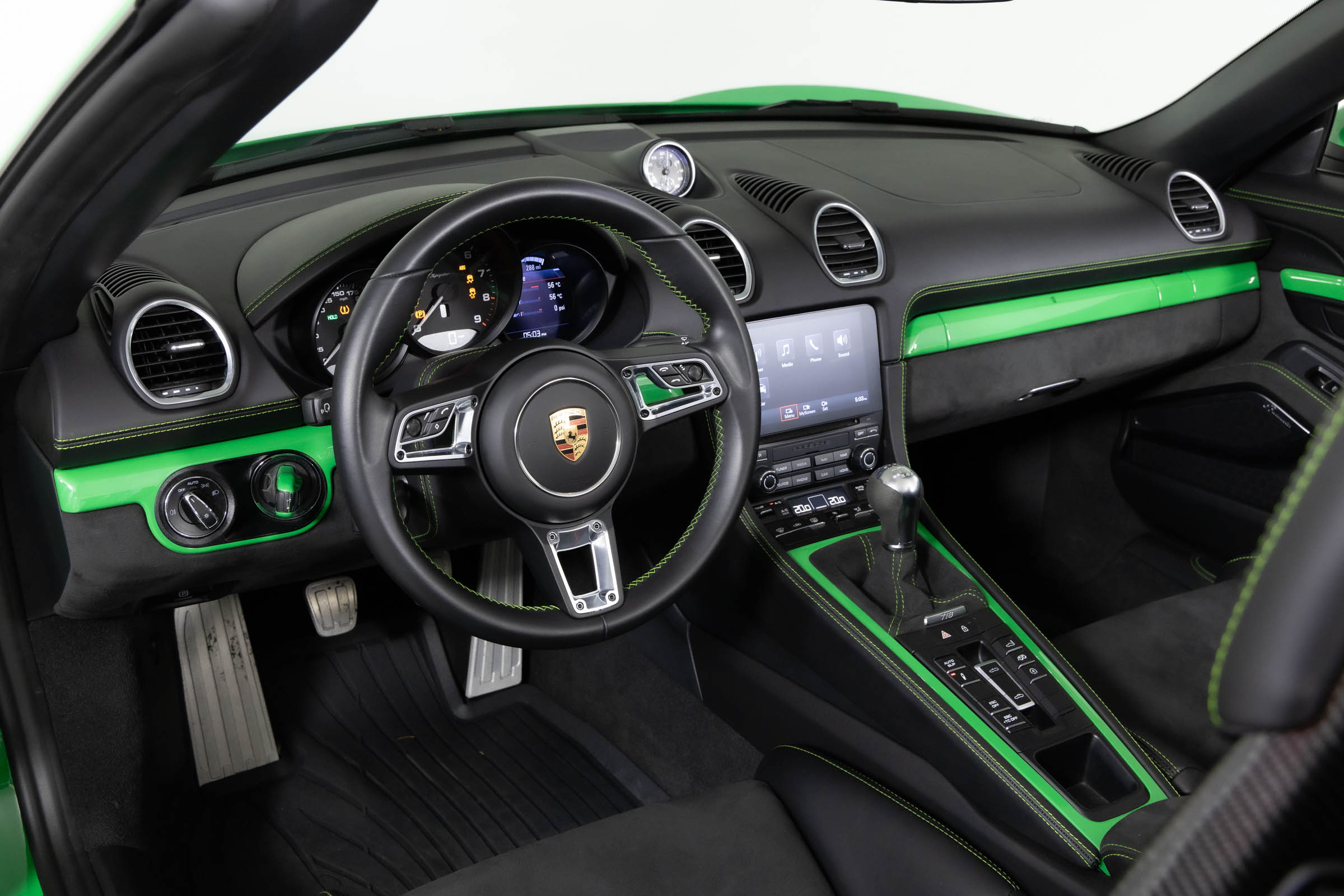 2023 Porsche Boxster Spyder photo 4