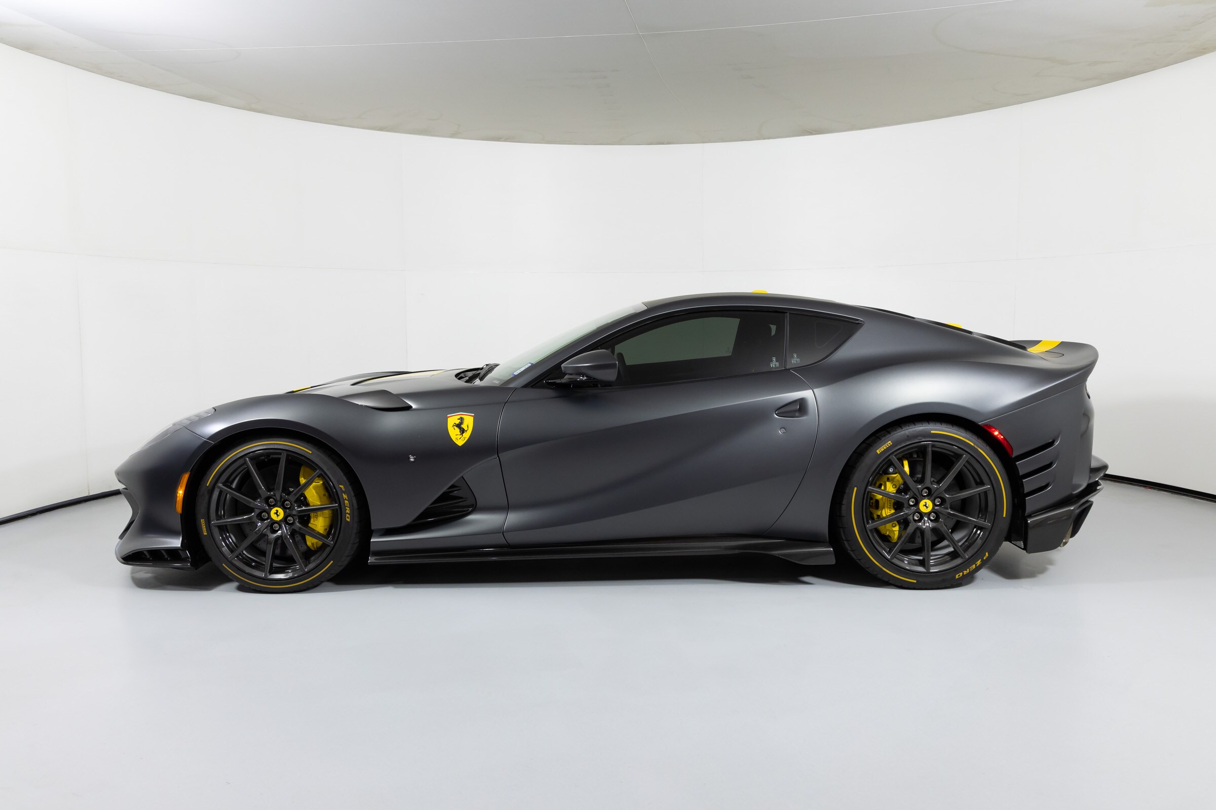 2023 Ferrari 812 Competizione photo 3