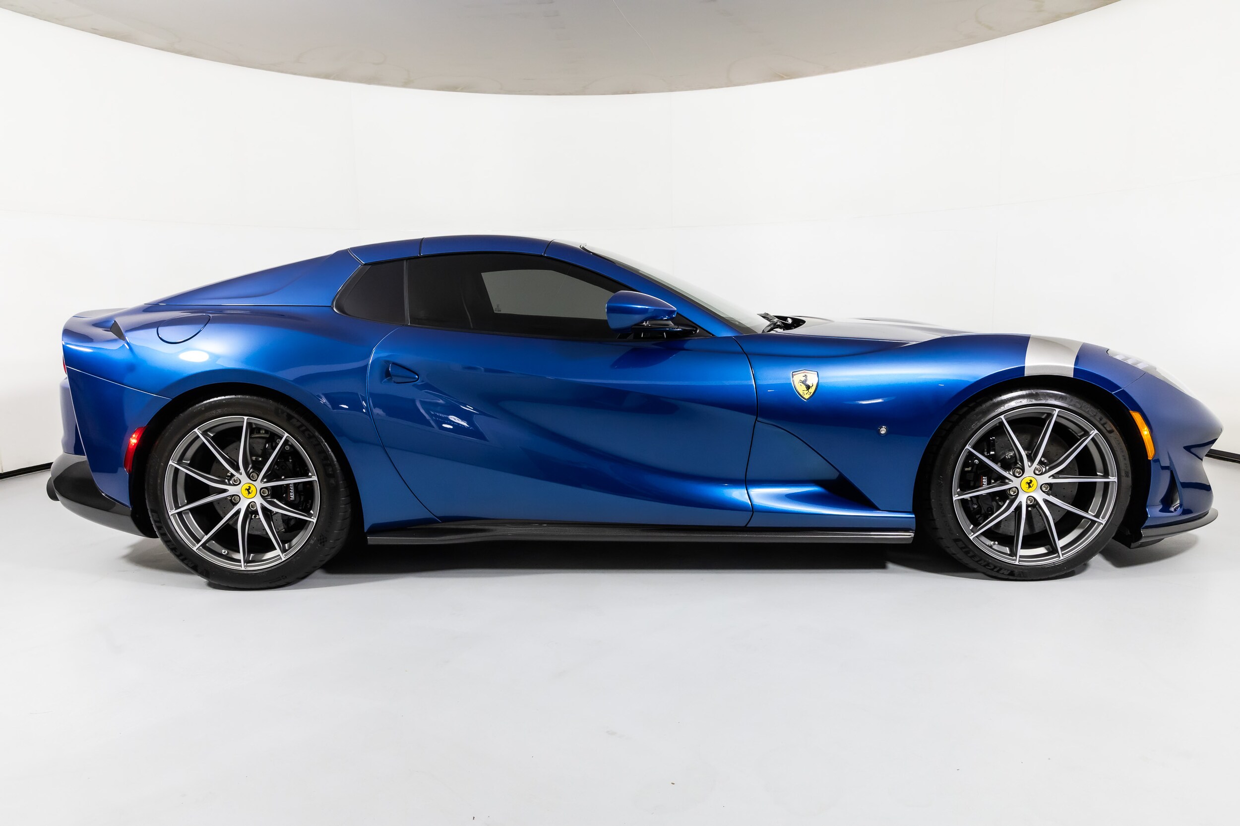 2023 Ferrari 812 GTS photo 2
