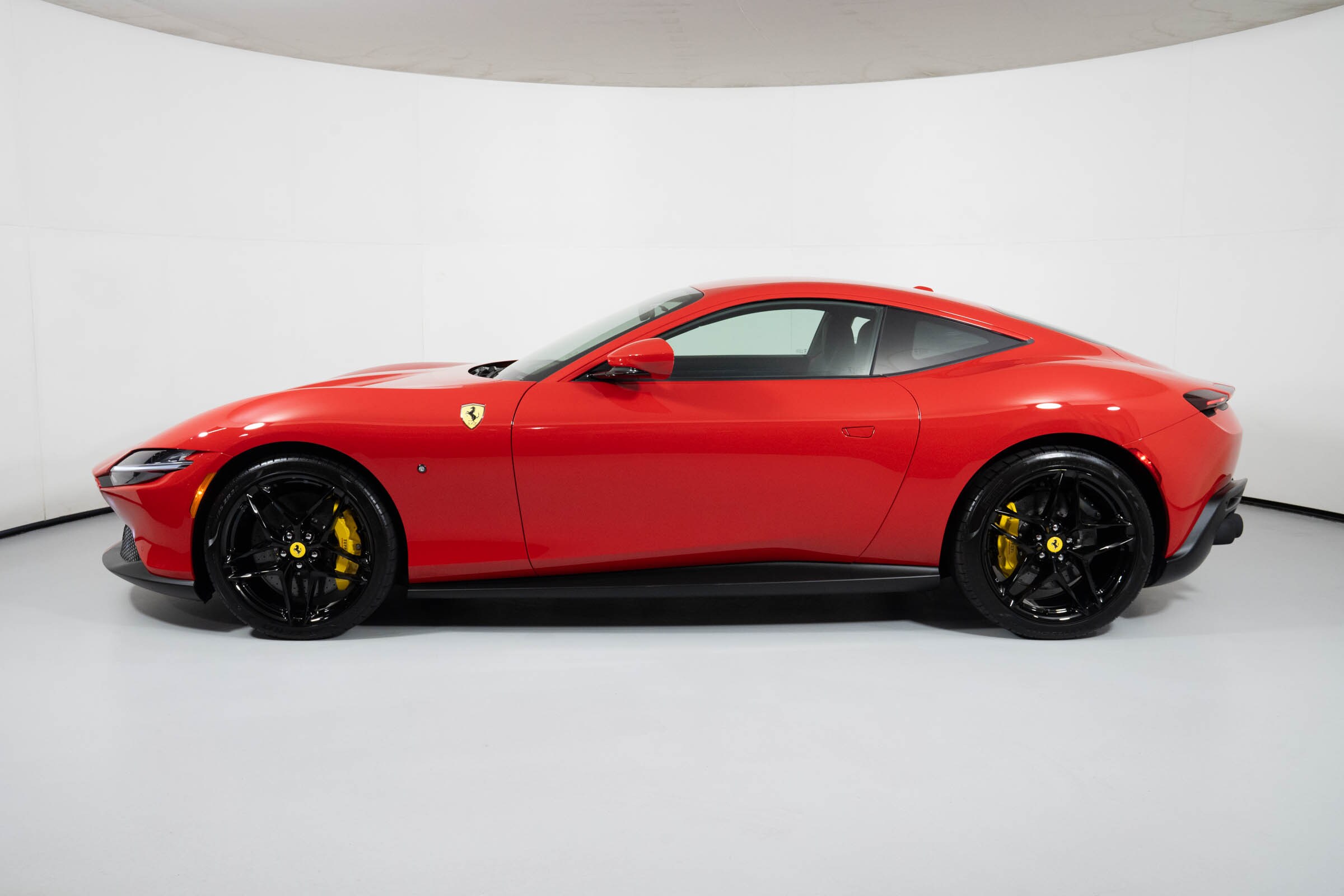2024 Ferrari Roma photo 3