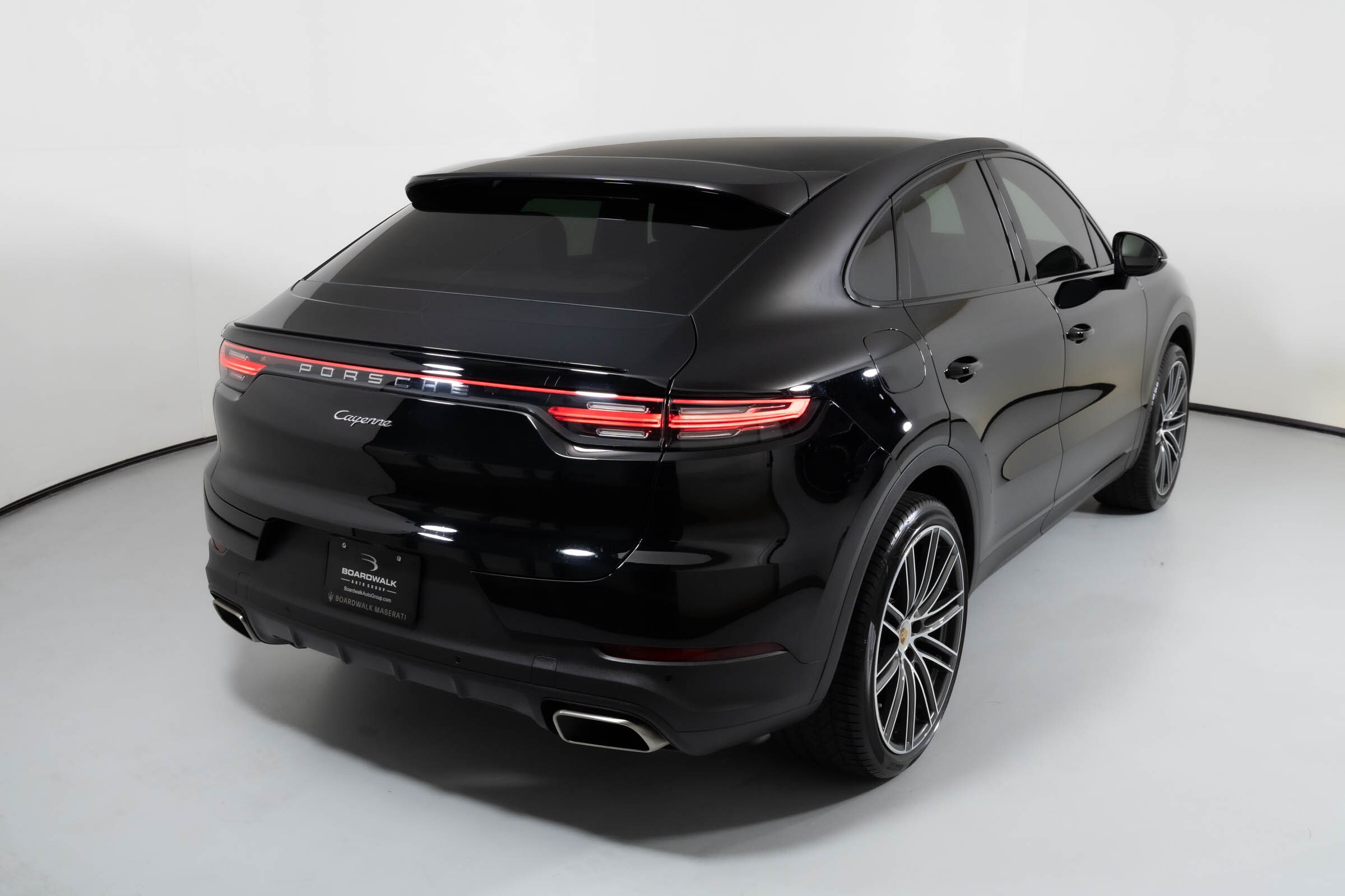 2021 Porsche Cayenne Coupe photo 2