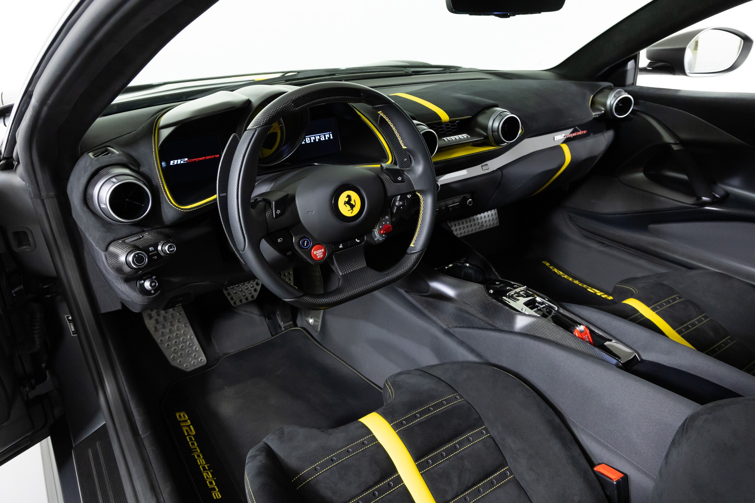 2023 Ferrari 812 Competizione photo 4