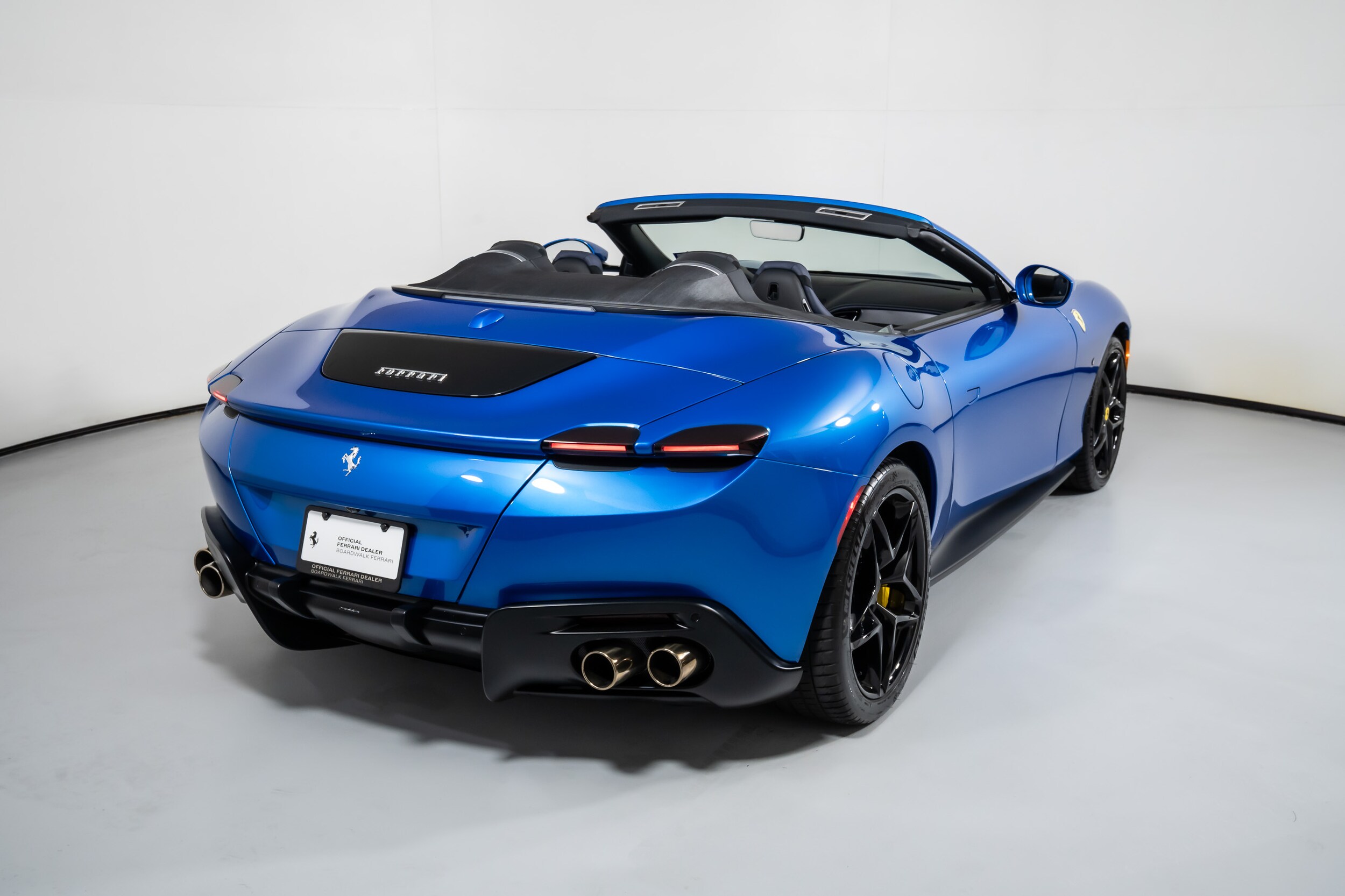 2025 Ferrari Roma Spider photo 2