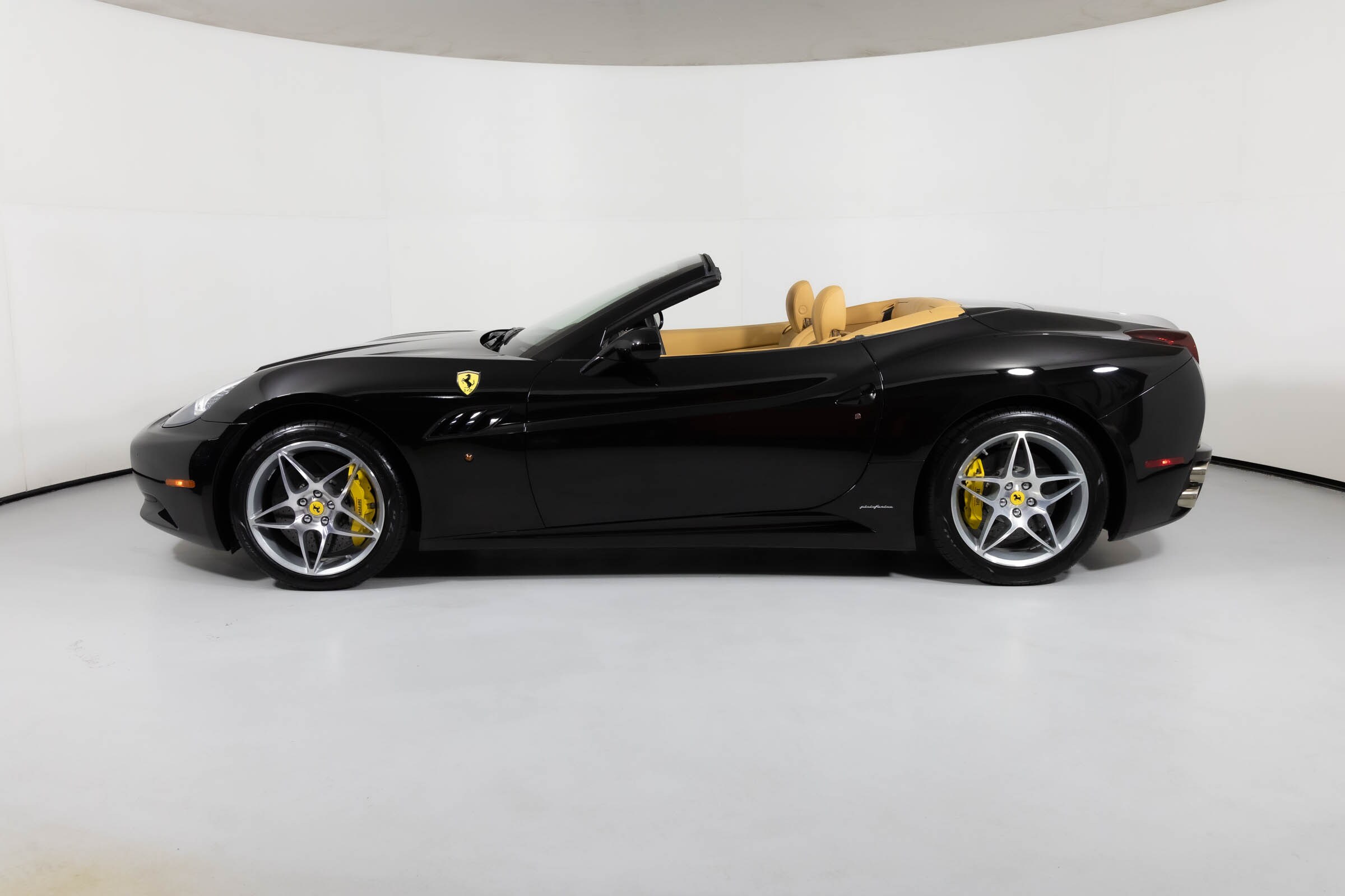 2011 Ferrari California Base photo 3