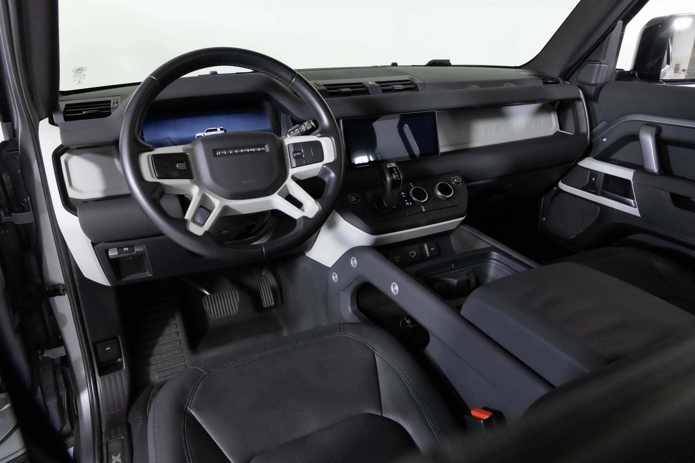 2023 Land Rover Defender 110 X SE photo 4