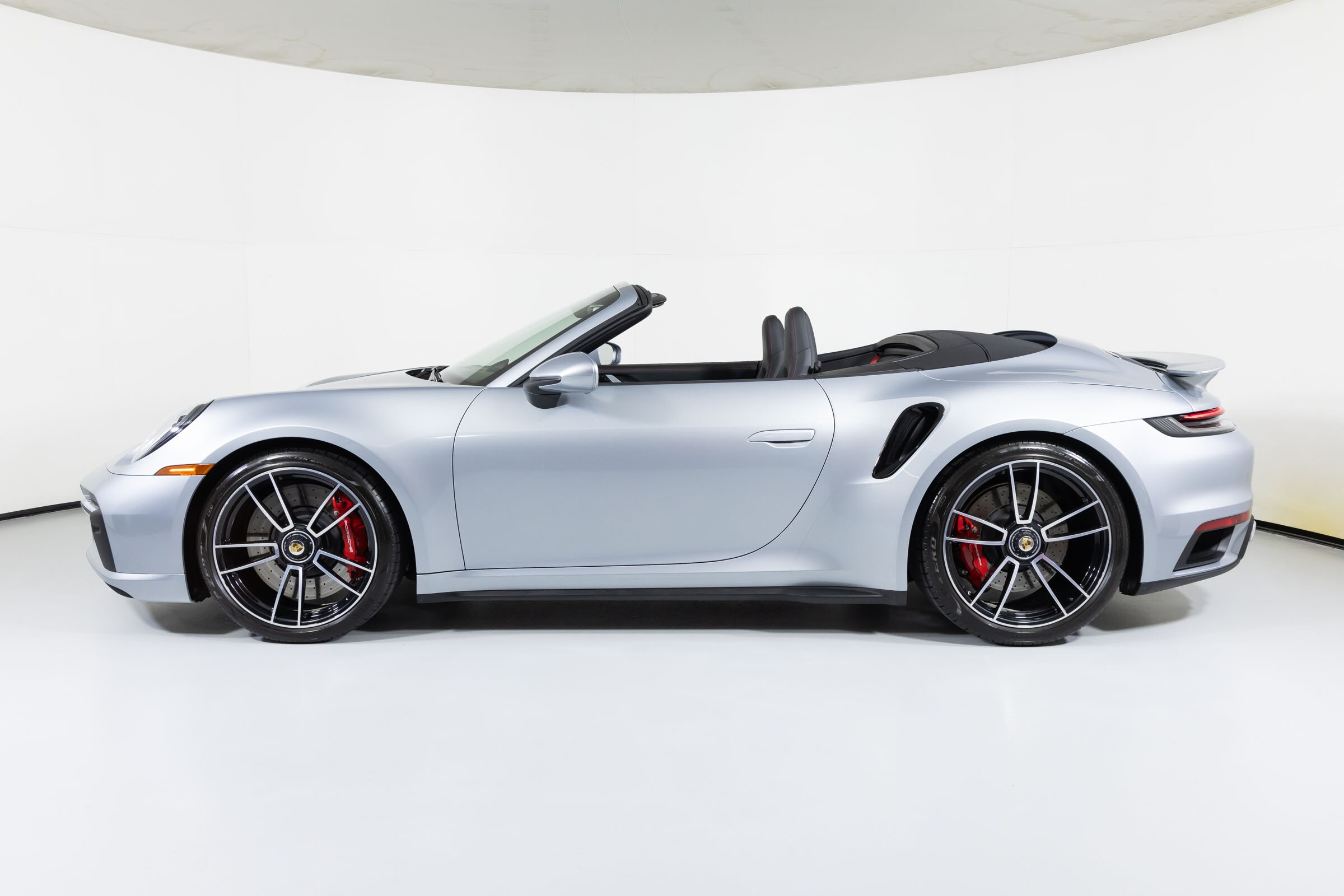 2021 Porsche 911 Turbo Cabriolet photo 3