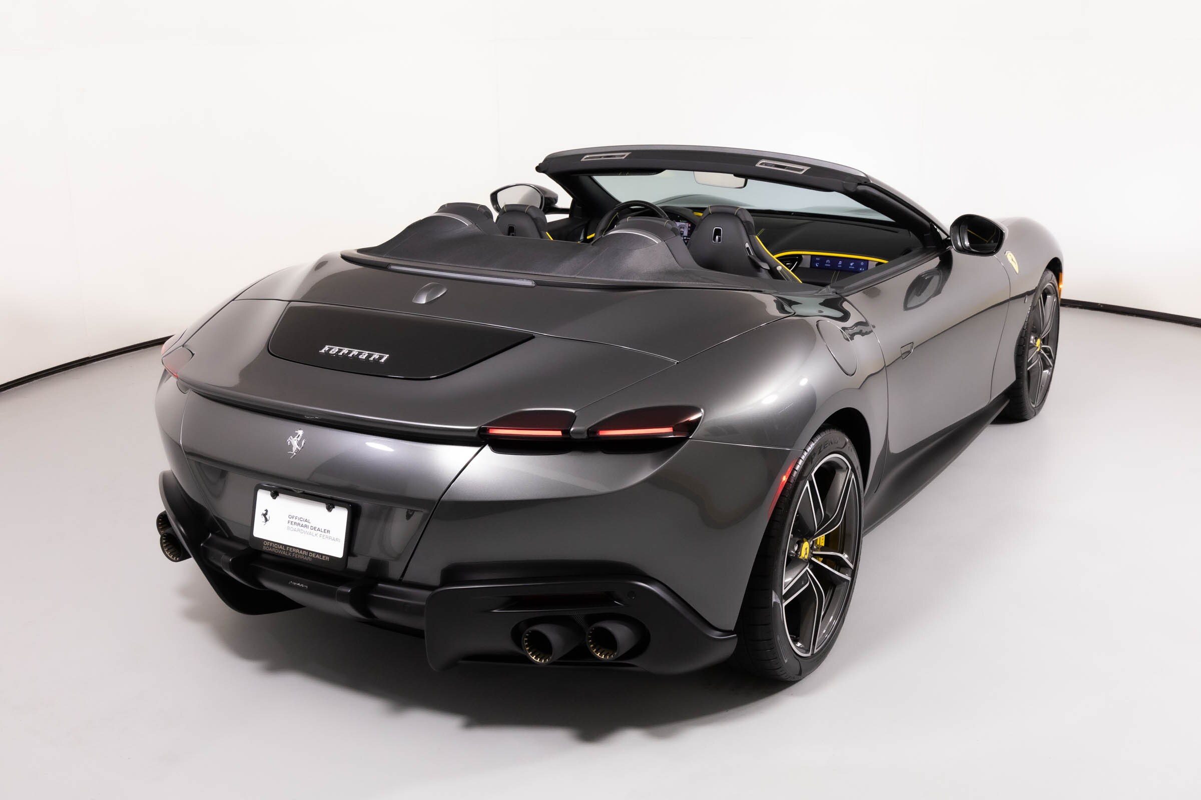 2025 Ferrari Roma Spider photo 2