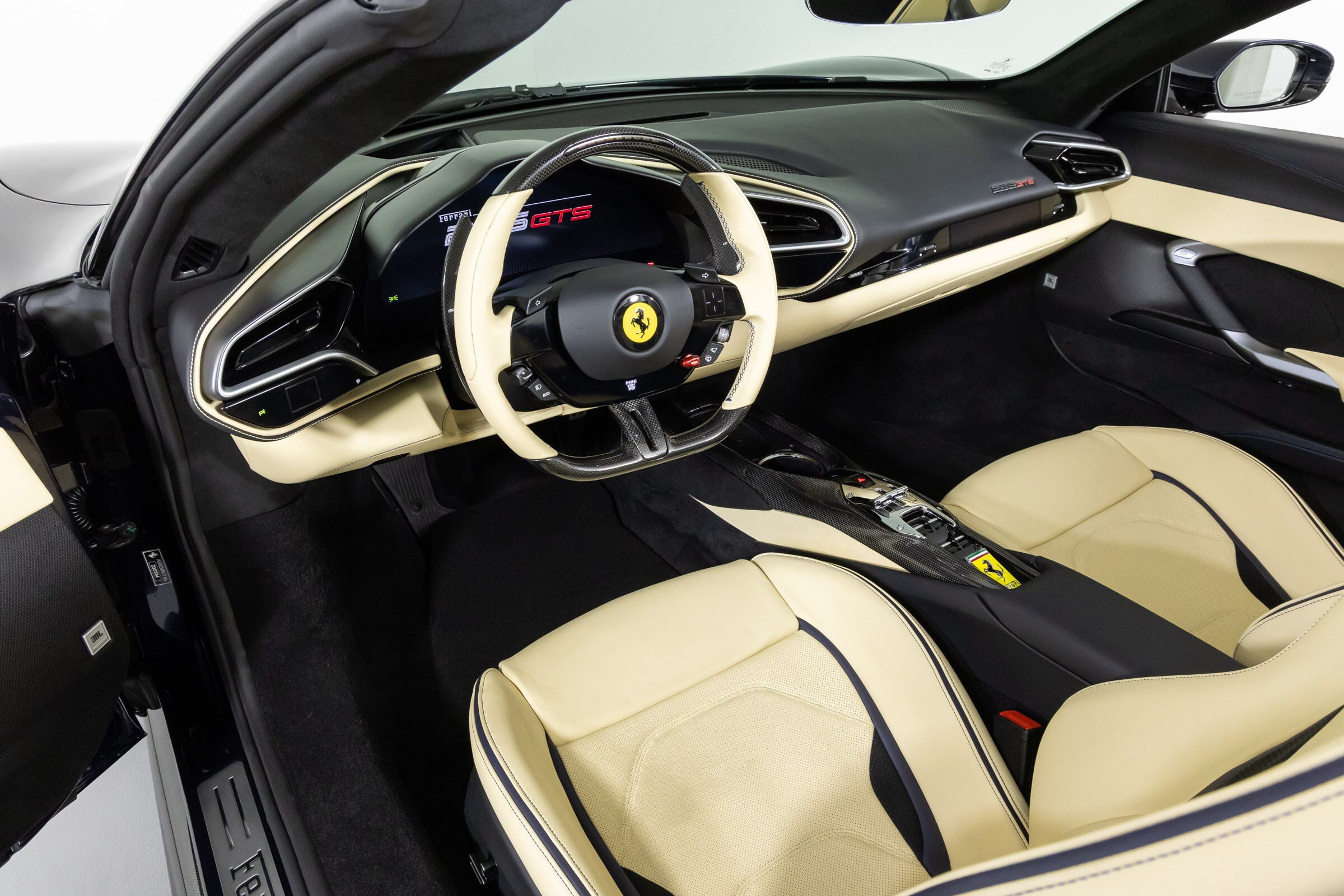 2024 Ferrari 296 GTS photo 4