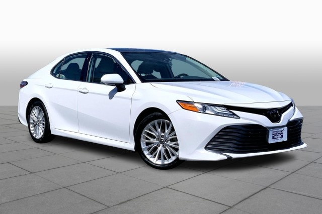 Used 2020 Toyota Camry XLE with VIN 4T1F11AK5LU300543 for sale in Houston, TX