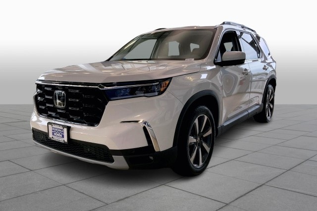2023 Honda Pilot Elite's photo