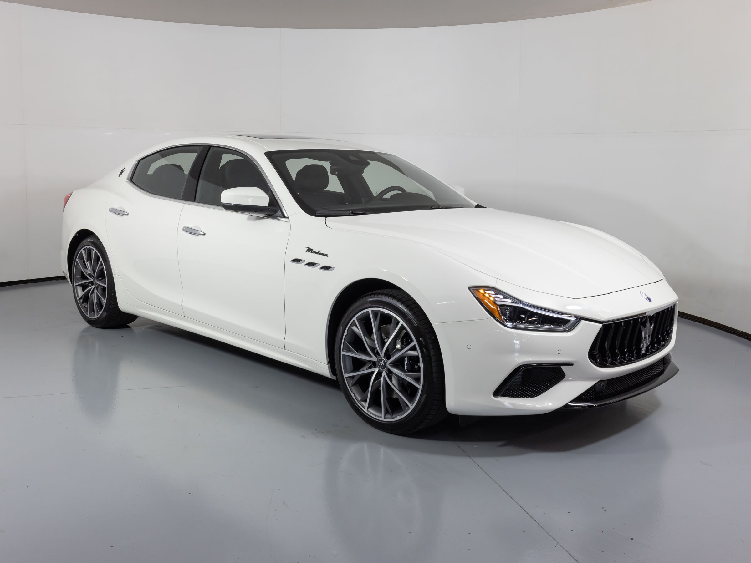 2023 Maserati Ghibli Modena