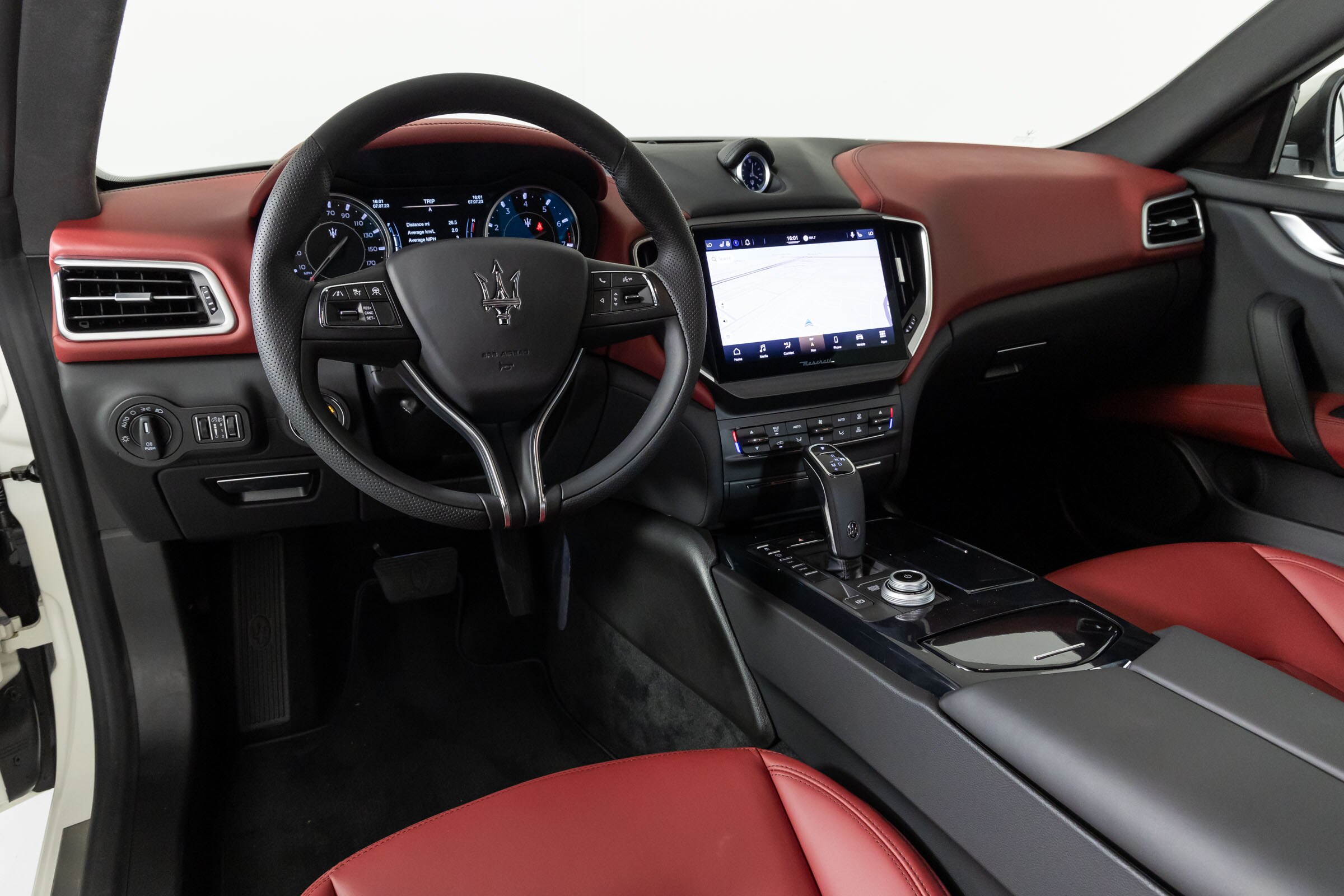 2023 Maserati Ghibli GT photo 3
