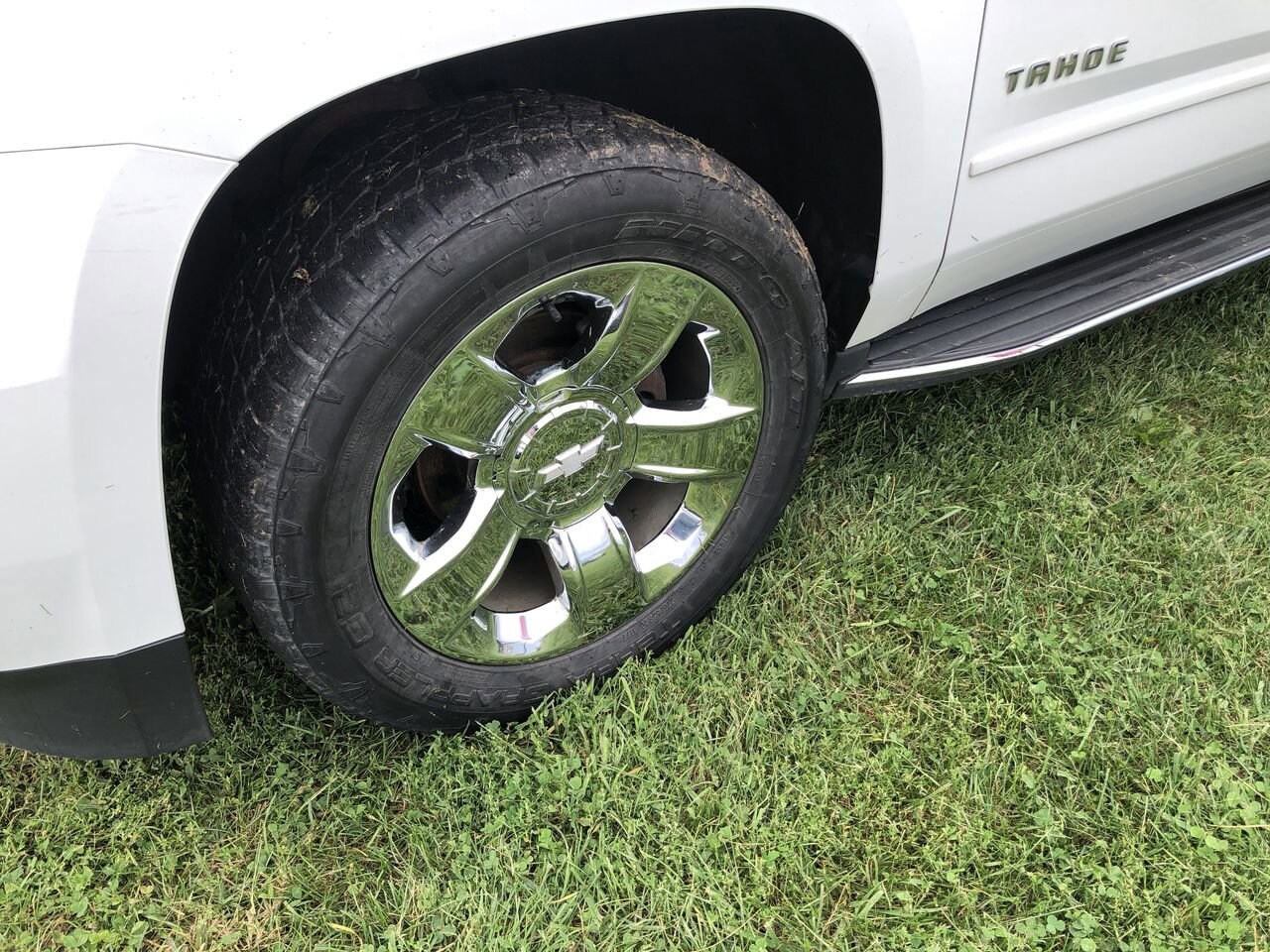 2017 Chevrolet Tahoe Premier photo 2