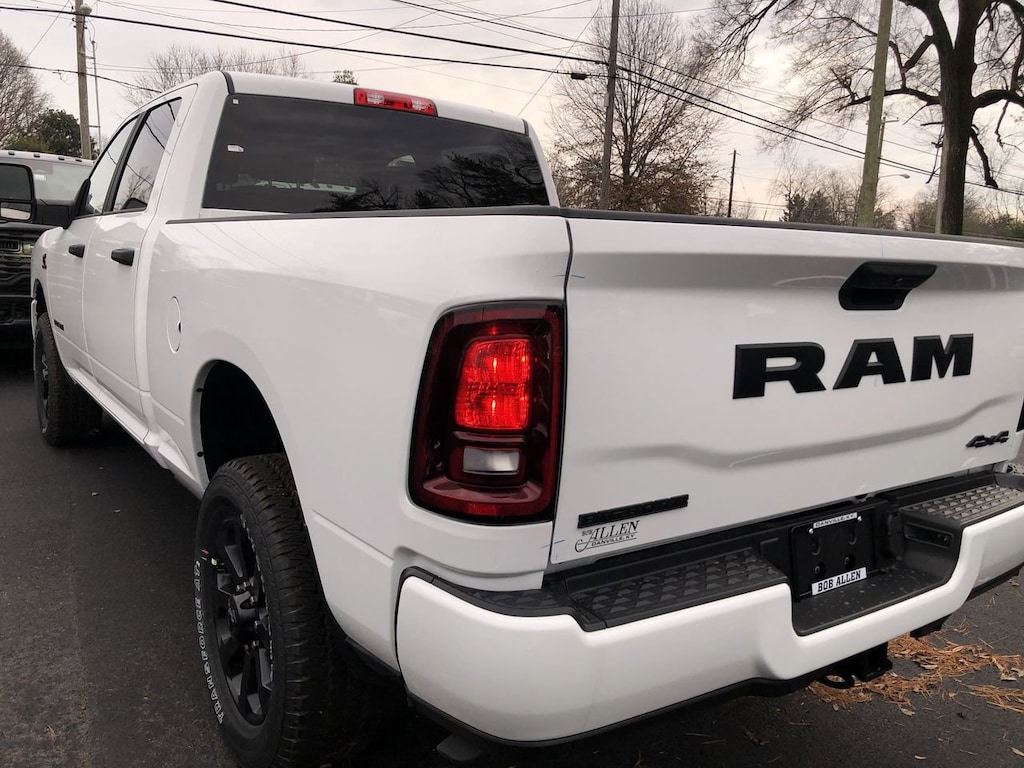 New 2026 Ram 2500 BIG HORN CREW CAB 4X4 6'4 BOX Pickup