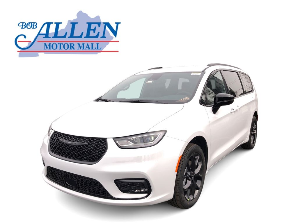 2026 Chrysler Pacifica Select AWD's photo