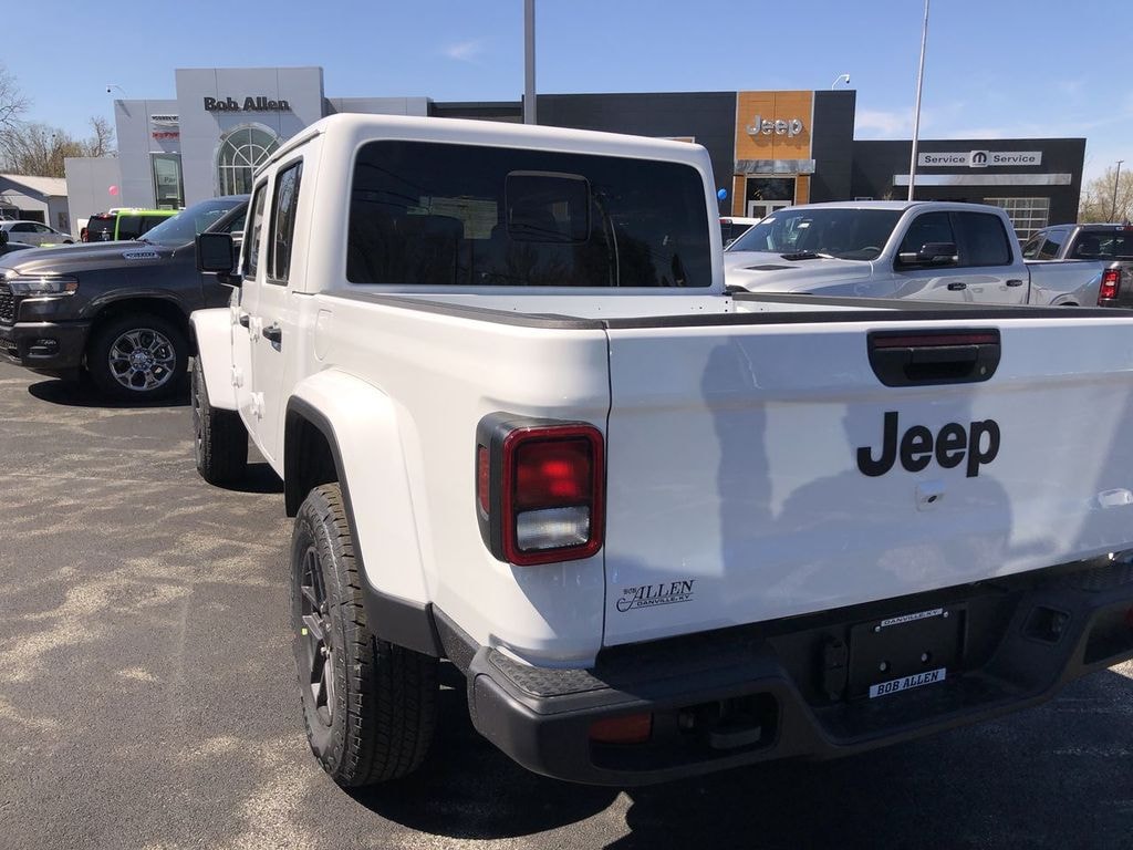 New 2026 Jeep Gladiator SPORT S 4X4 Pickup