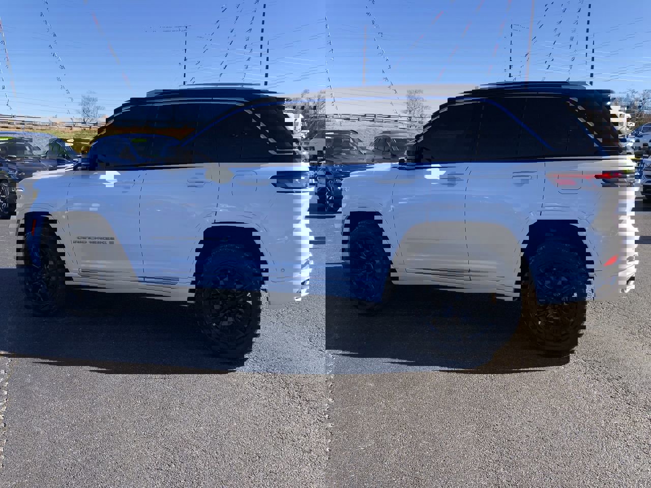 2023 Jeep Grand Cherokee Summit photo 2