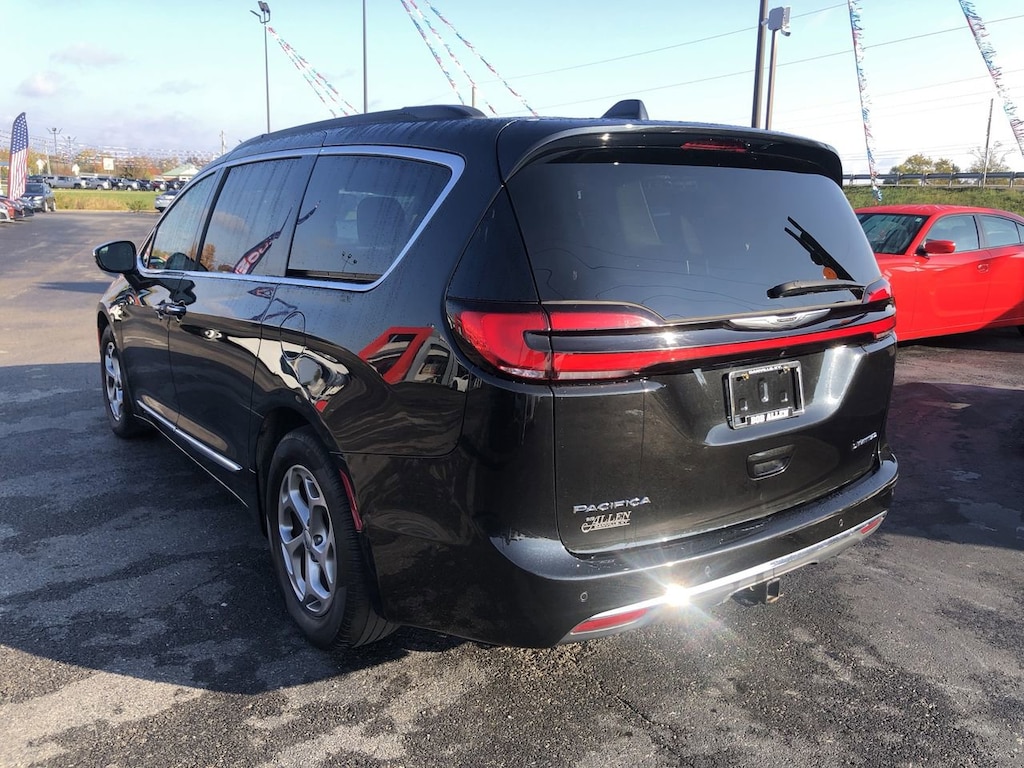 Used 2022 Chrysler Pacifica Van
