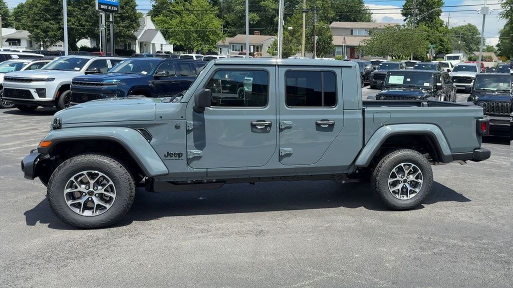 New 2026 Jeep Gladiator SPORT S 4X4 Pickup