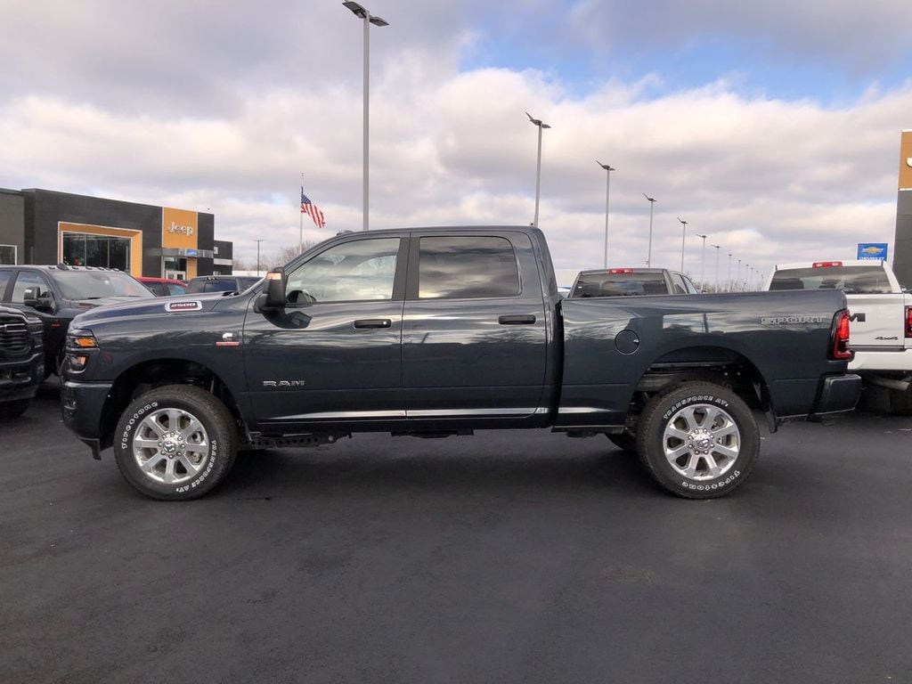 New 2026 Ram 2500 BIG HORN CREW CAB 4X4 6'4 BOX Pickup