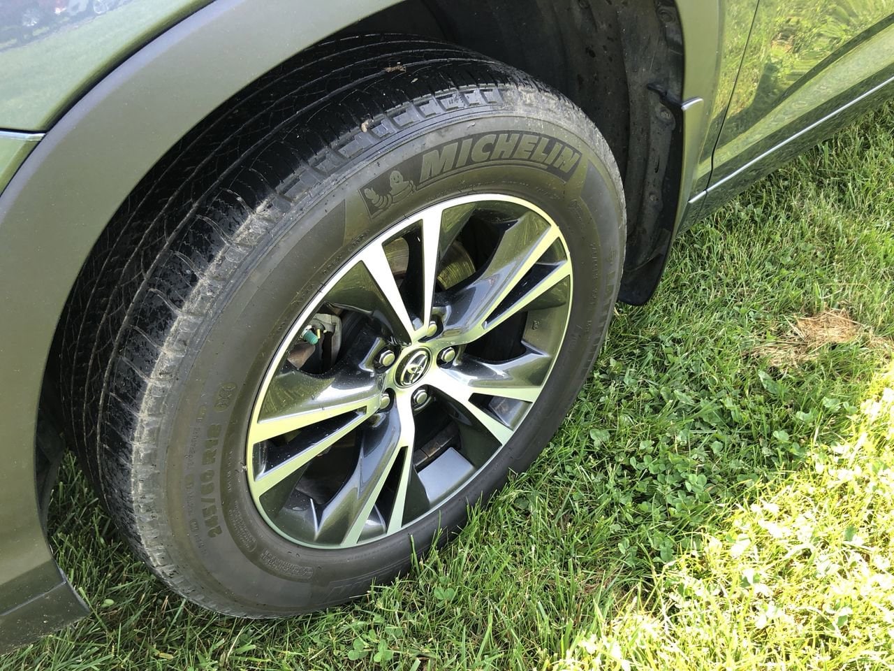 Used 2018 Toyota Highlander LE Plus with VIN 5TDBZRFH5JS495844 for sale in Danville, KY