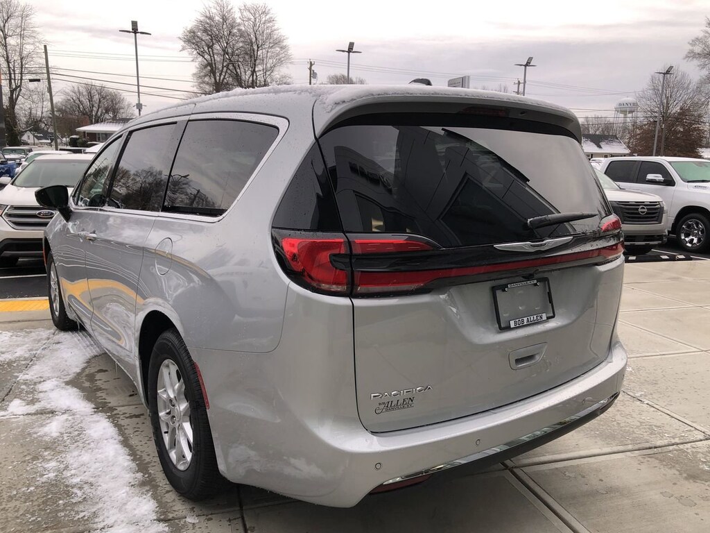 New 2026 Chrysler Pacifica SELECT Passenger Van