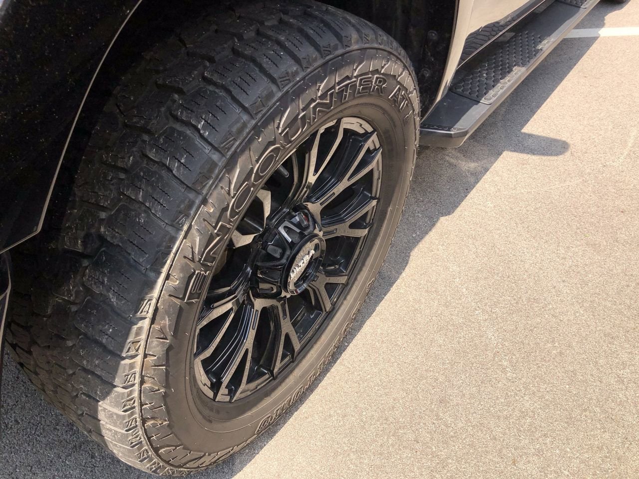 Used 2019 RAM Ram 1500 Pickup Laramie with VIN 1C6SRFJT1KN807621 for sale in Danville, KY