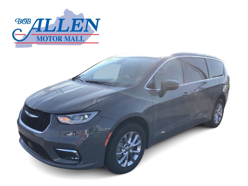 Used 2023 Chrysler Pacifica Tourl Van