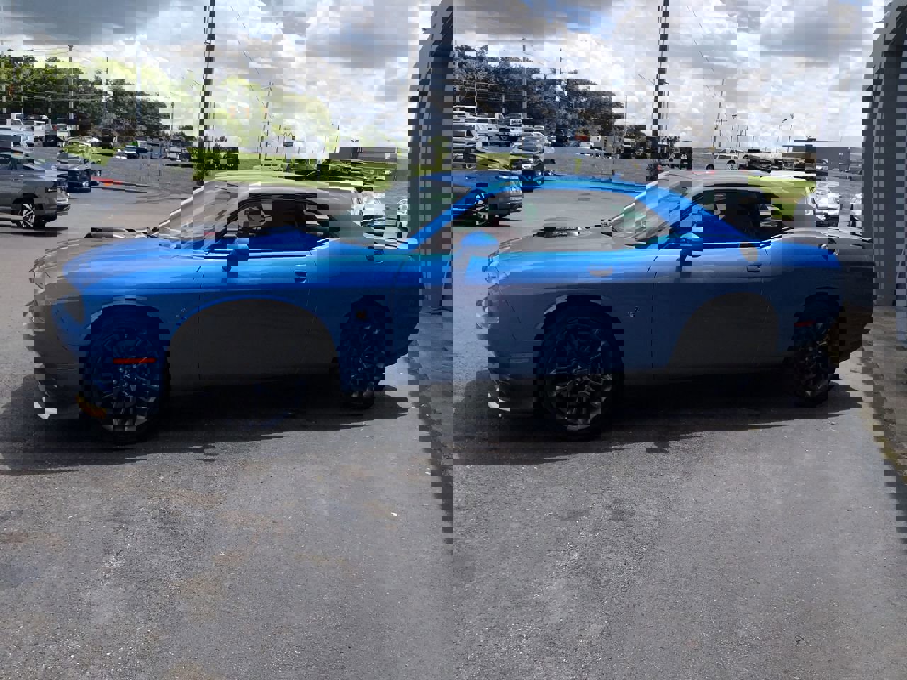 2023 Dodge Challenger R/T Scat Pack photo 3
