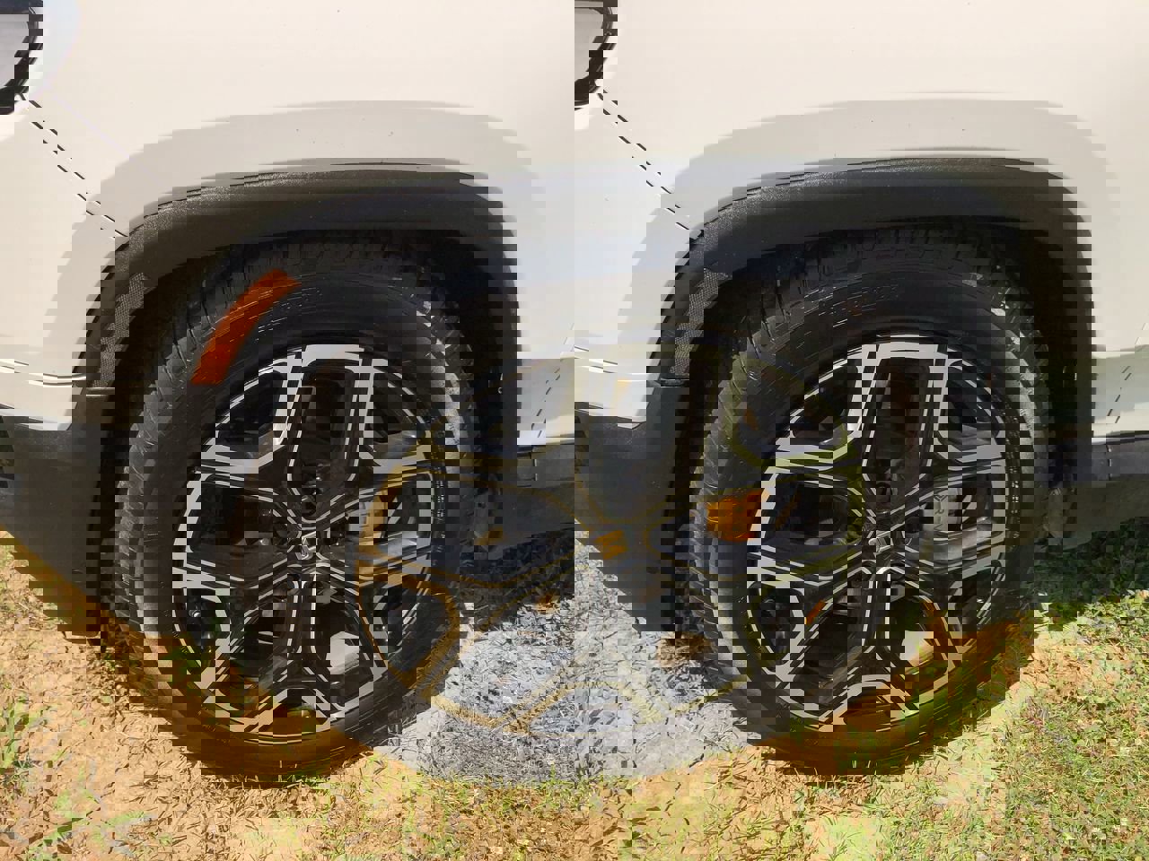 Used 2022 Rivian R1T Launch Edition with VIN 7FCTGAAL6NN010477 for sale in Danville, KY