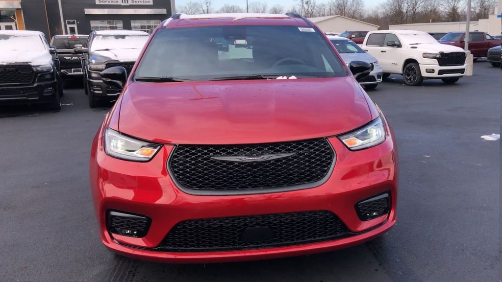 New 2026 Chrysler Pacifica SELECT Passenger Van