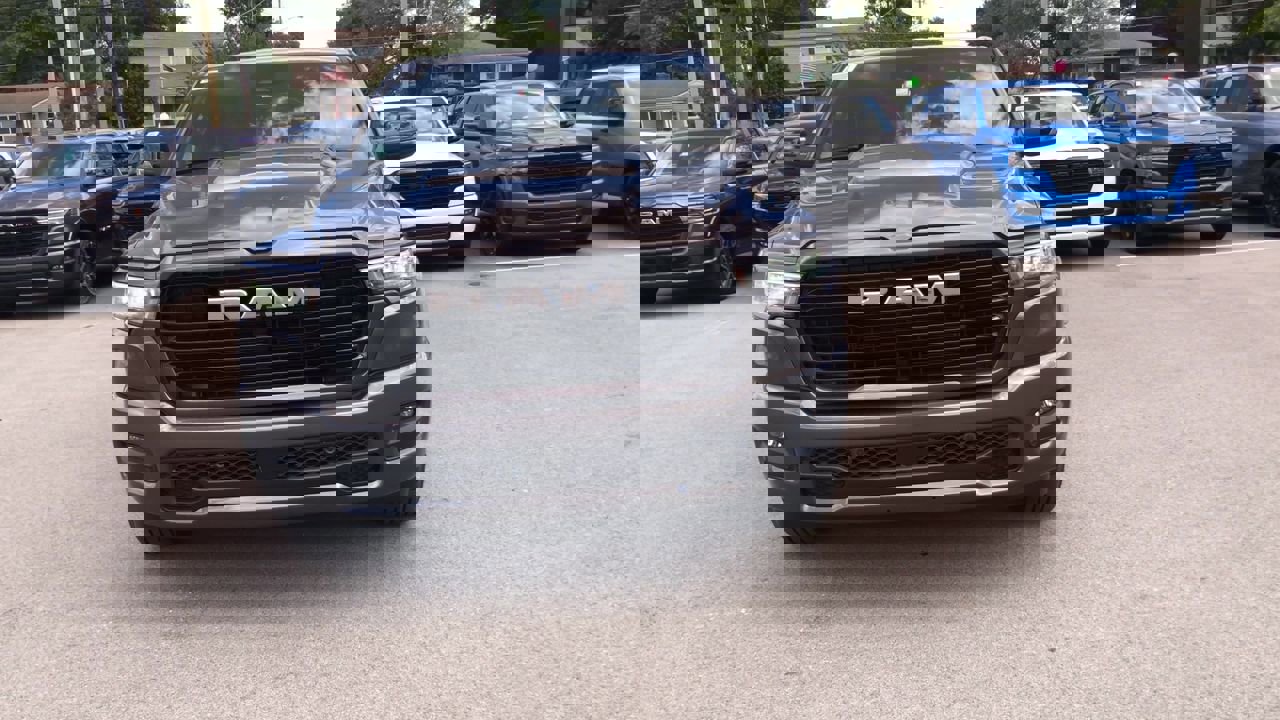 2026 Ram 1500 Laramie photo 3
