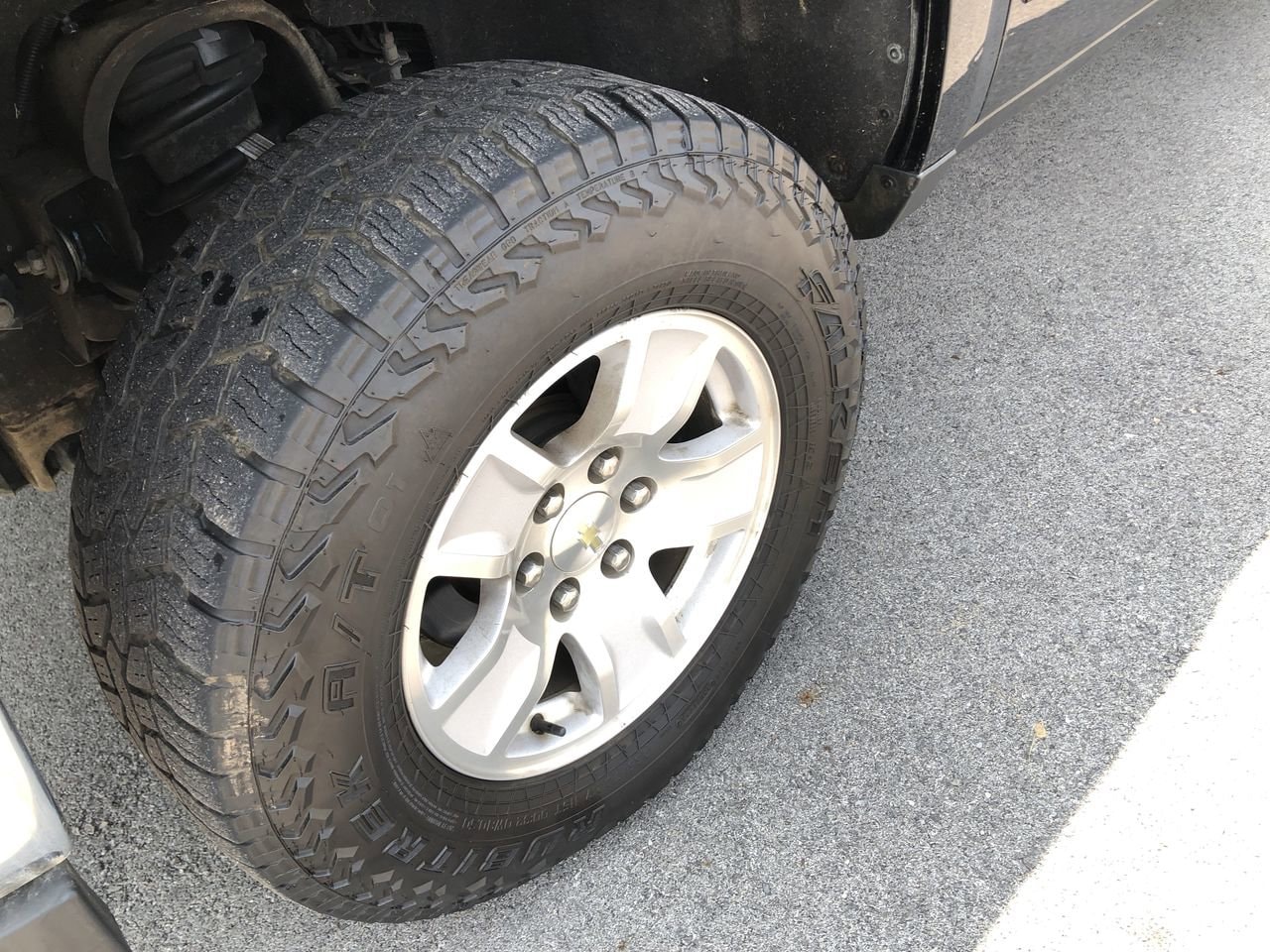 Used 2019 Chevrolet Silverado 1500 LD LT with VIN 2GCVKPEC9K1155651 for sale in Danville, KY