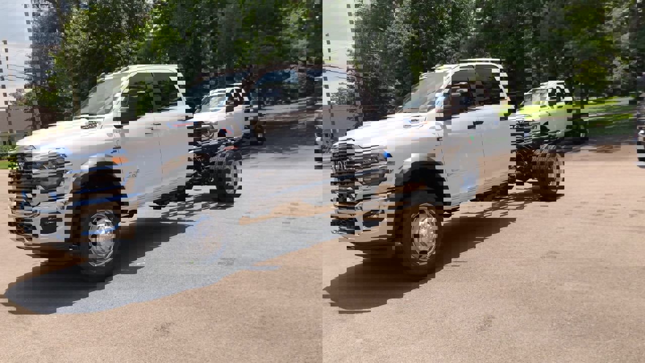 2025 Ram 4500 photo 4
