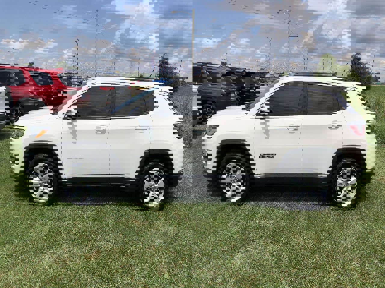 2018 Jeep Compass Latitude photo 2
