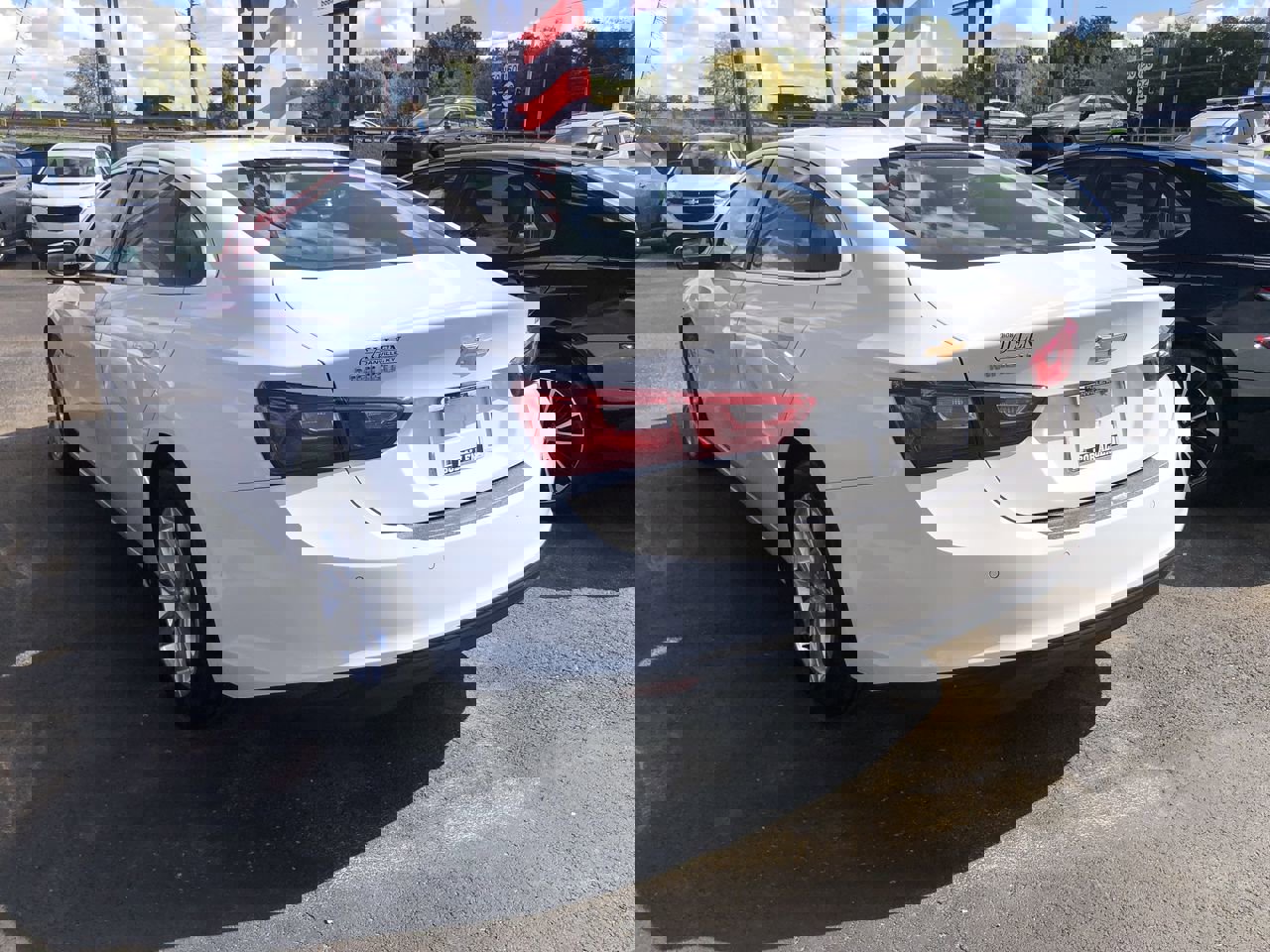 2024 Chevrolet Malibu 1LT photo 3