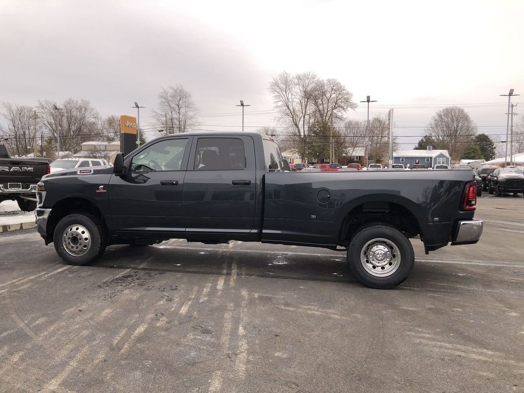 New 2026 Ram 3500 TRADESMAN CREW CAB 4X4 8' BOX Pickup