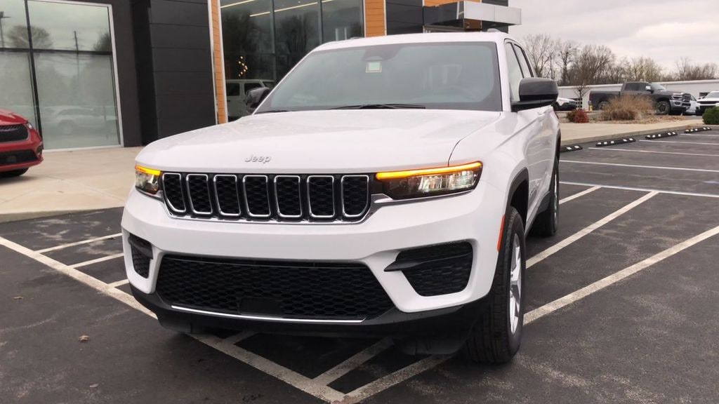 New 2026 Jeep Grand Cherokee LAREDO X 4X4 Sport Utility