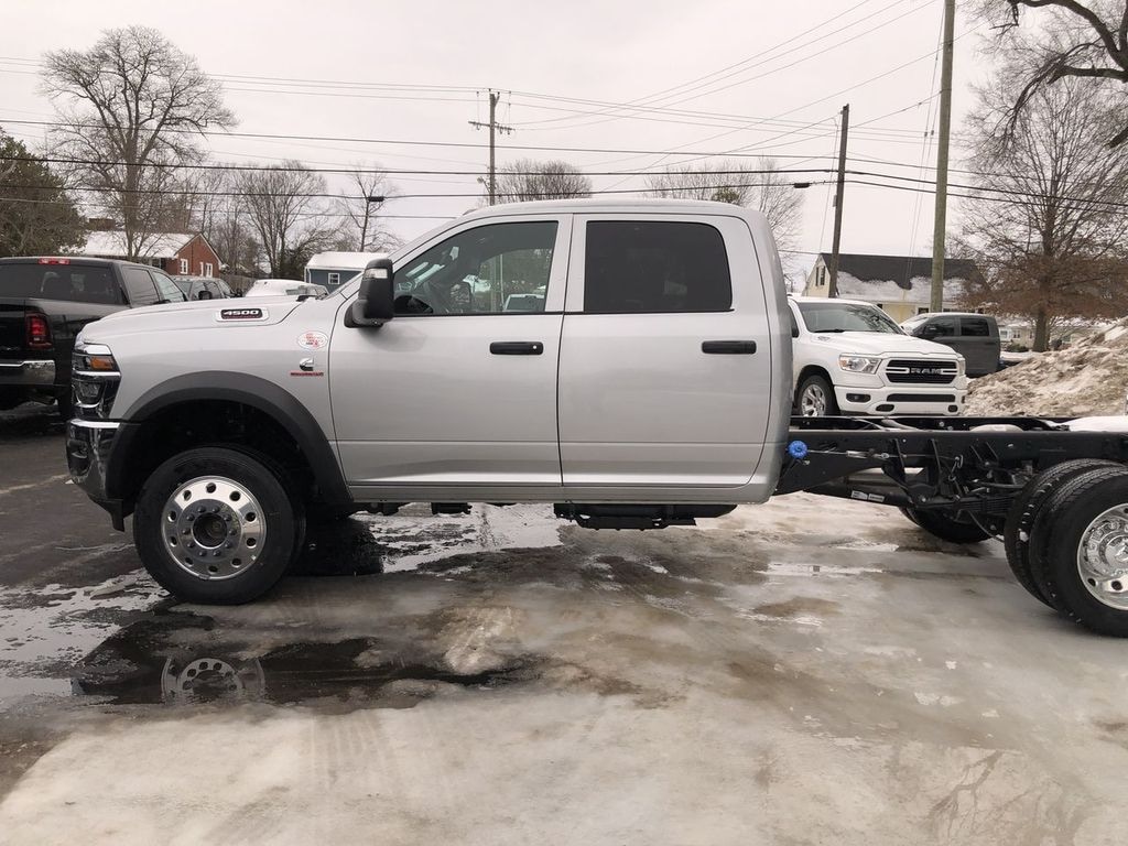 New 2026 Ram 4500 Chassis Cab TRADESMAN CREW 4X4 60' CA Pickup