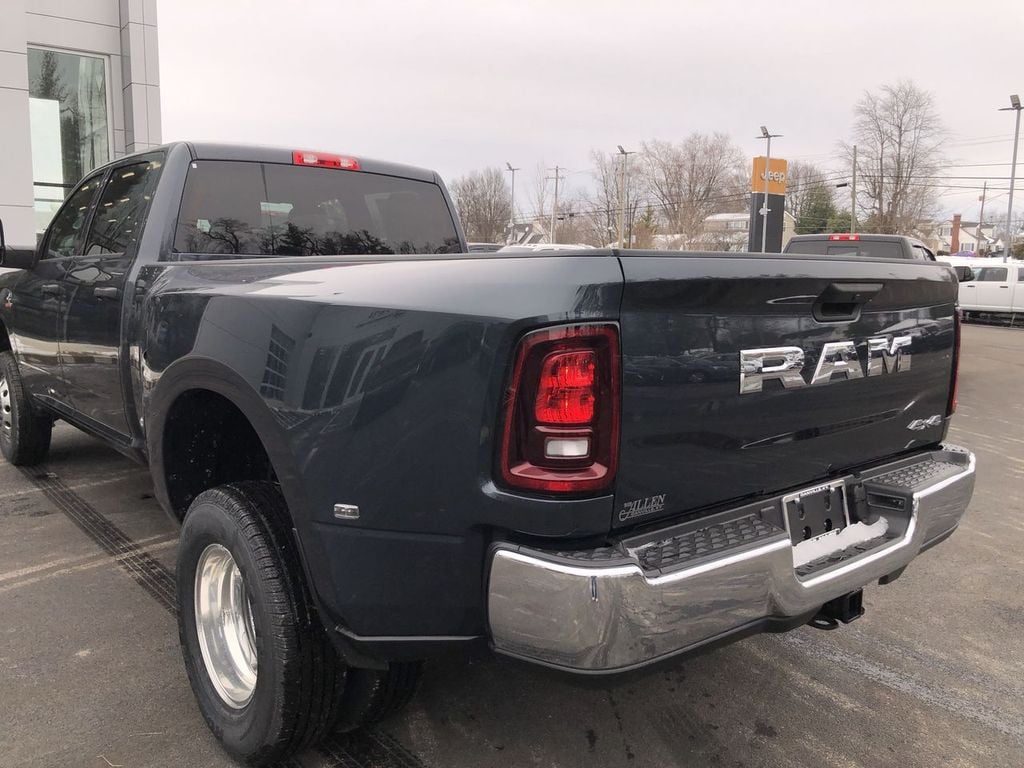 New 2026 Ram 3500 TRADESMAN CREW CAB 4X4 8' BOX Pickup