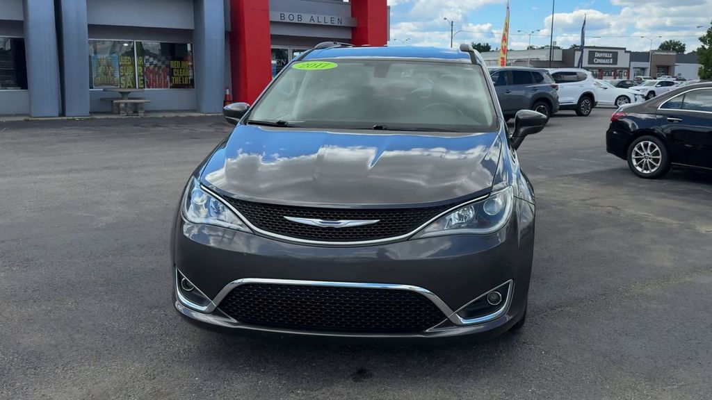 Used 2017 Chrysler Pacifica Touring-L with VIN 2C4RC1BG6HR762443 for sale in Danville, KY