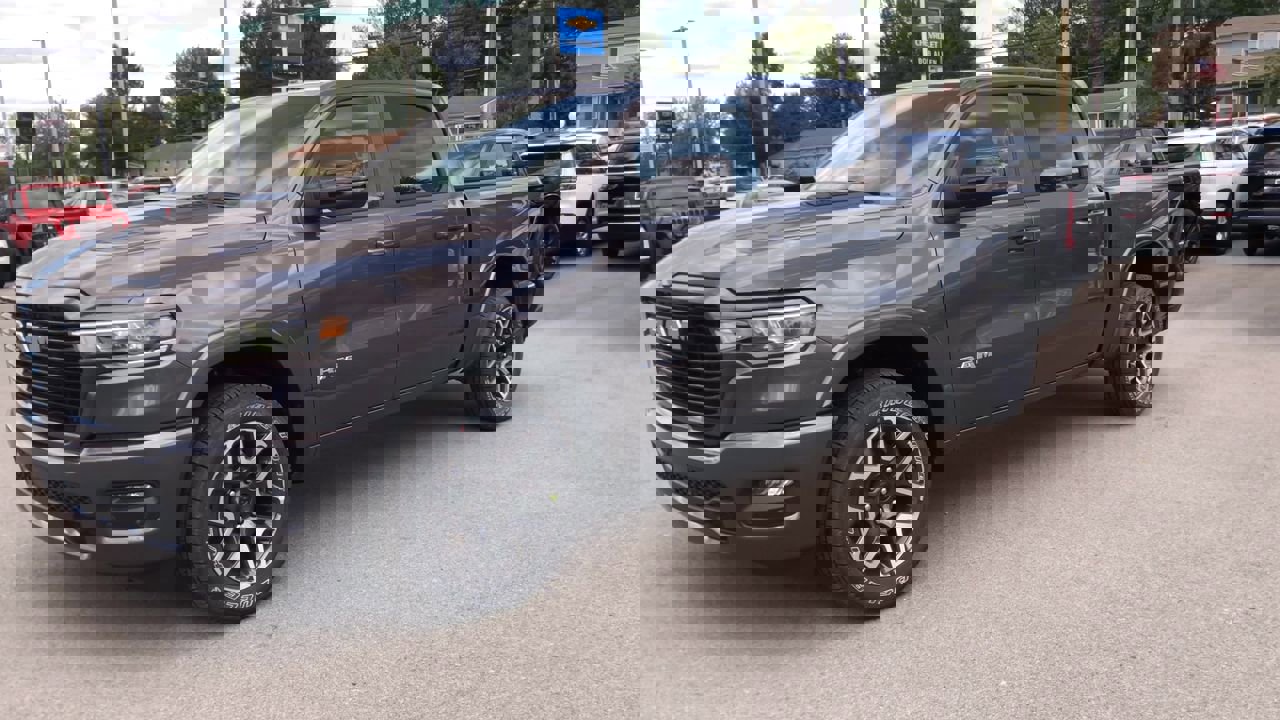 2026 Ram 1500 Laramie photo 4