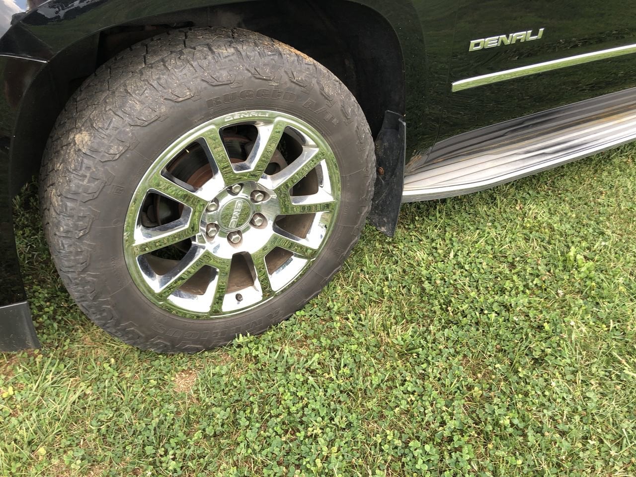 Used 2015 GMC Yukon XL Denali with VIN 1GKS2JKJ0FR255173 for sale in Danville, KY