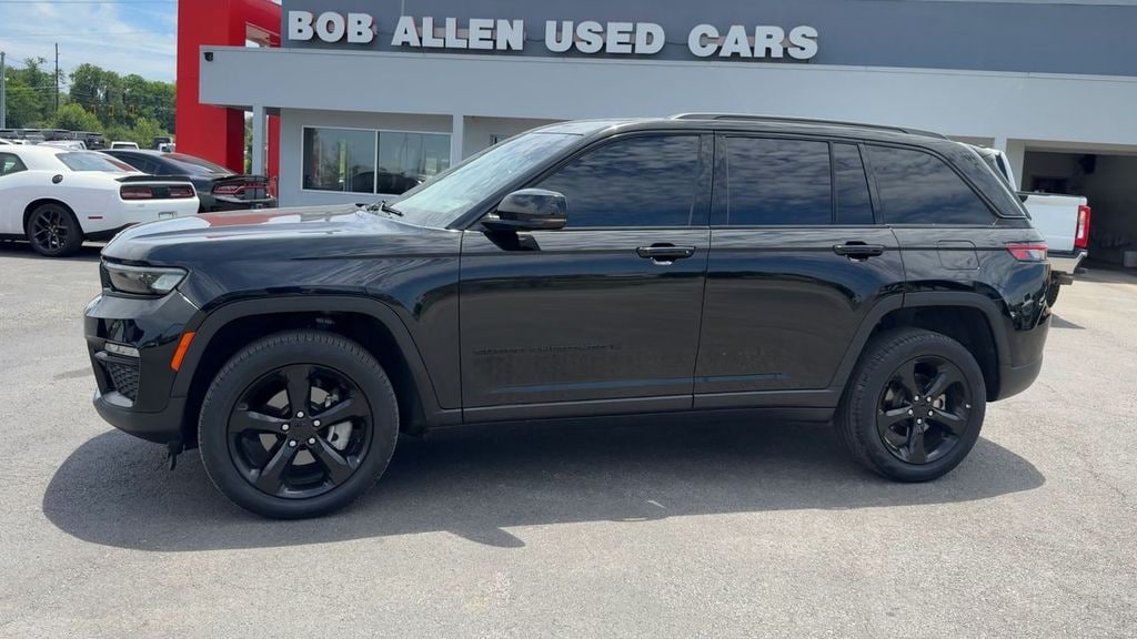 Used 2023 Jeep Grand Cherokee Limited SUV