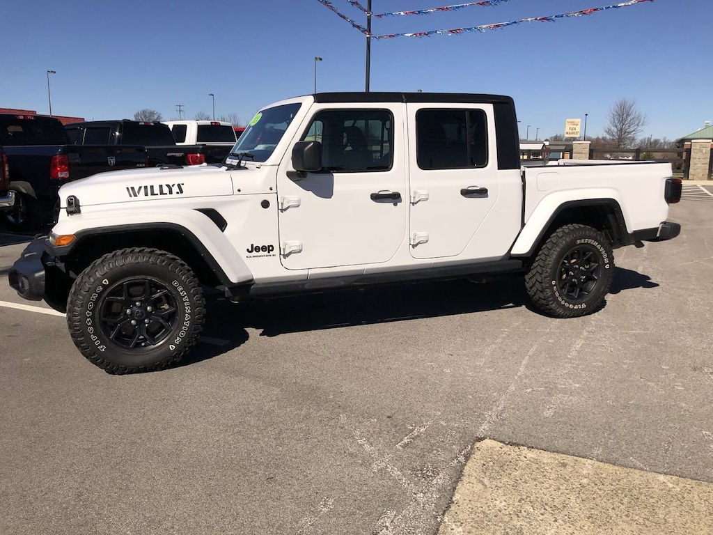Used 2024 Jeep Gladiator Sport Truck
