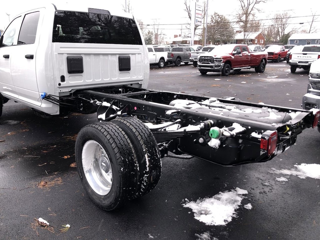 New 2026 Ram 4500 Chassis Cab TRADESMAN CREW 4X4 60' CA Pickup
