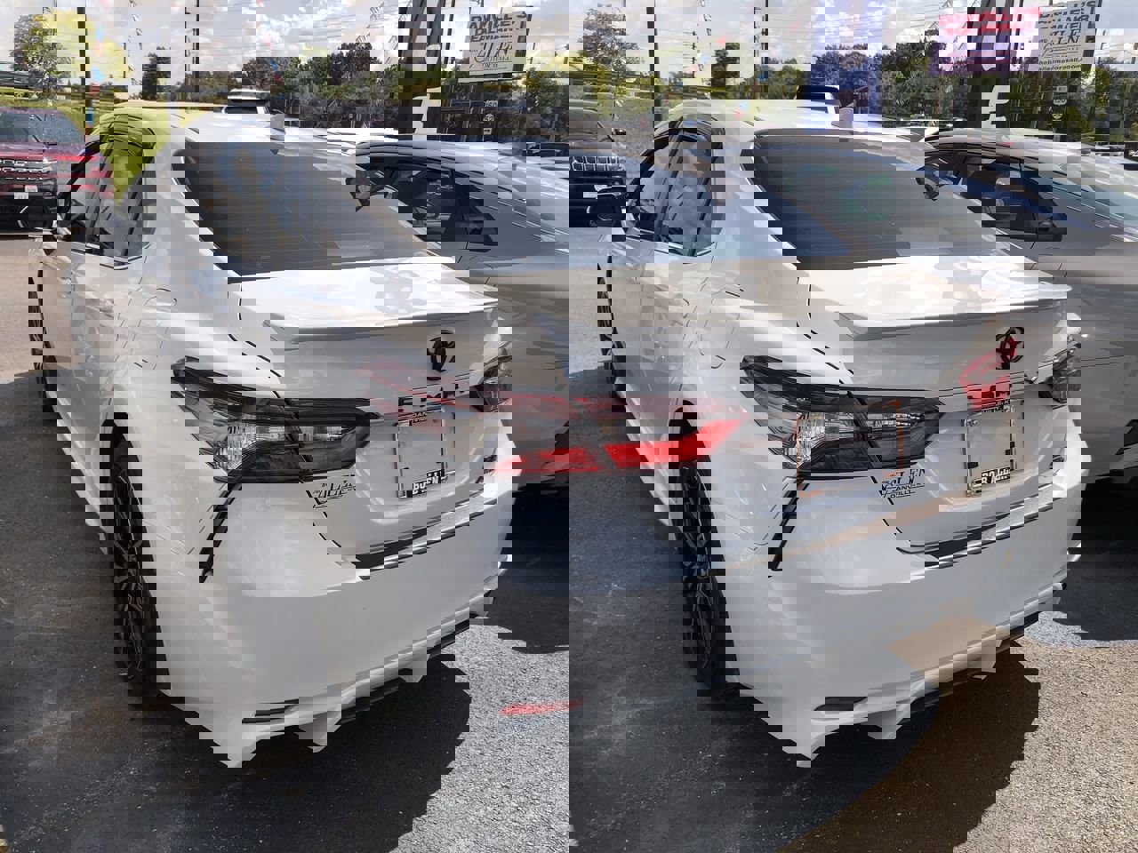 2023 Toyota Camry SE photo 4