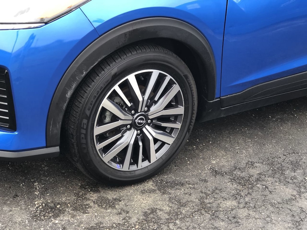 Used 2023 Nissan Kicks SUV