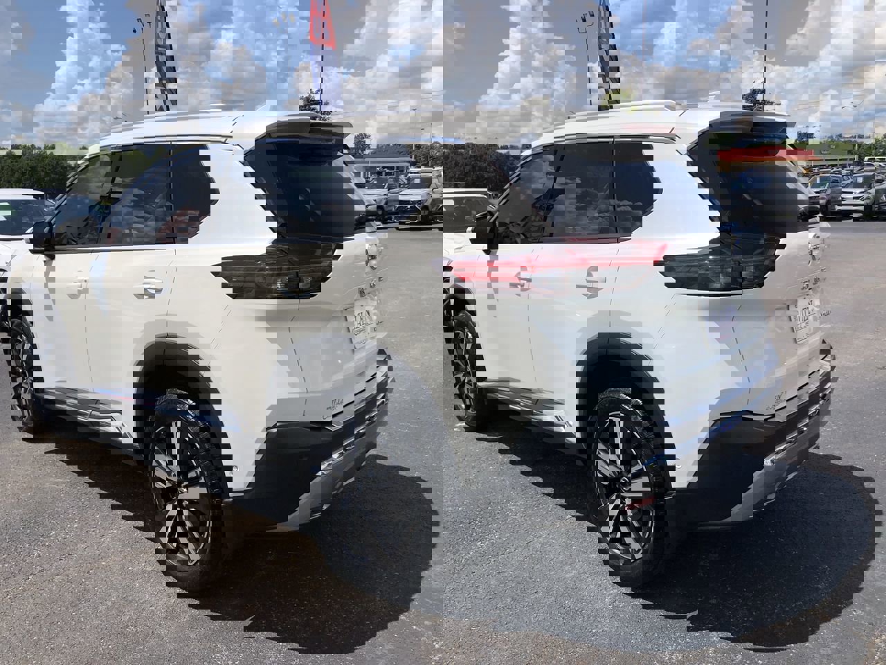2021 Nissan Rogue Platinum photo 4
